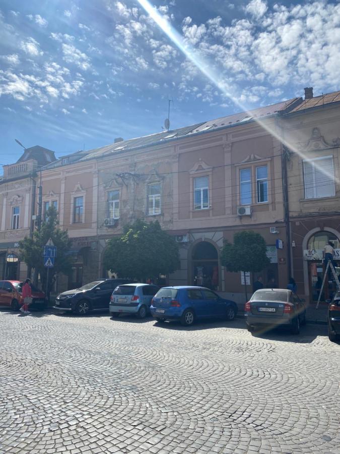 Apartment Suite Mukachevo Exterior foto